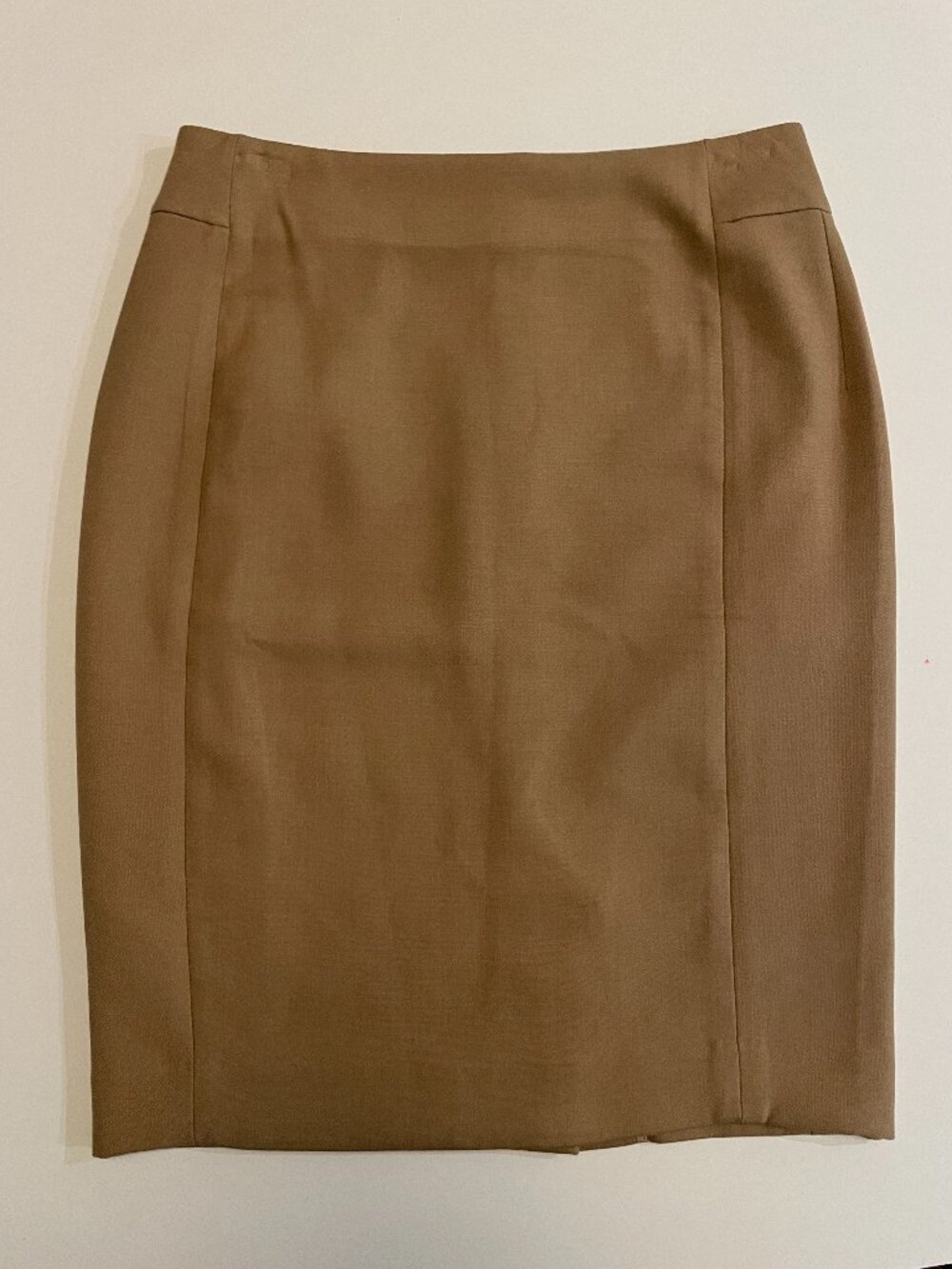 LOFT Tan Pencil Skirt – Size 2 – Classic Workwear Essential